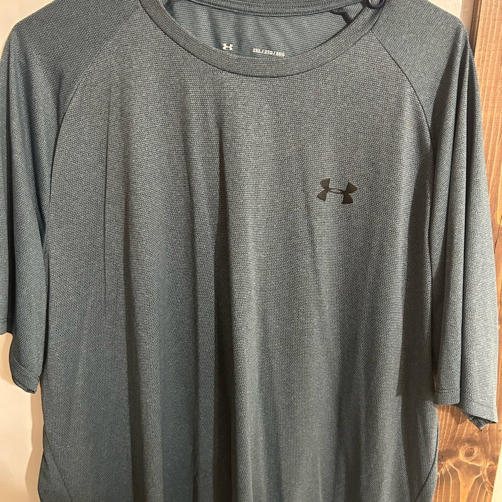 Under Armour Men's Gray Short Sleeve Tee